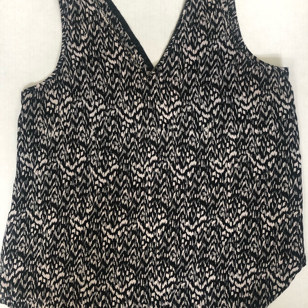 Dynamite V-neck Tank, Sz M